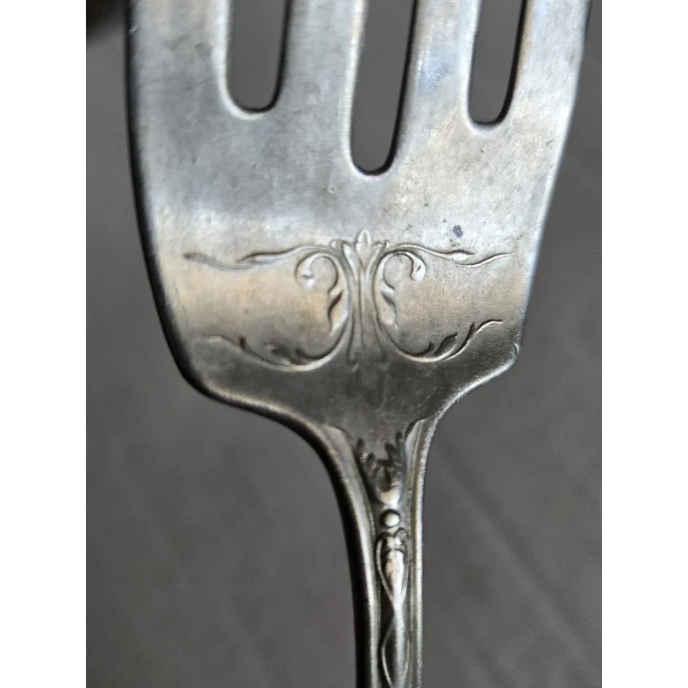 Antique Wm A Rogers Nickel Silver Lettuce Salad Serving Fork Ornate Scroll
